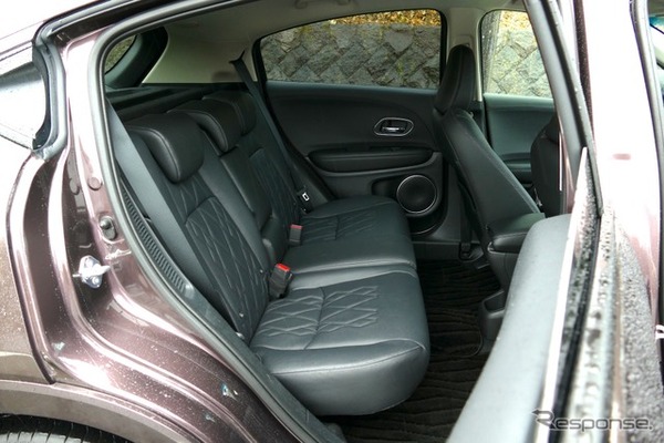 ホンダ ヴェゼル HYBRID Z Honda SENSING 4WD
