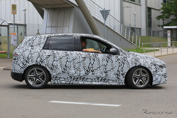 メルセデスベンツ Bクラス 次期型スクープ写真