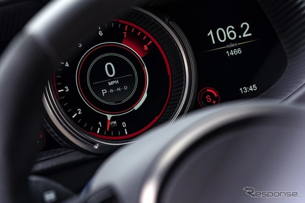アストンマーティン DB11 AMR