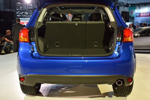 三菱 アウトランダー スポーツ（RVR）の2016年型（ロサンゼルスモーターショー15）