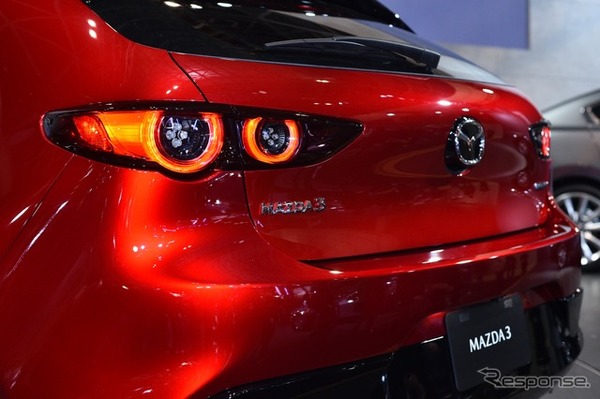 マツダ 3  ハッチバック 新型（東京オートサロン2019）