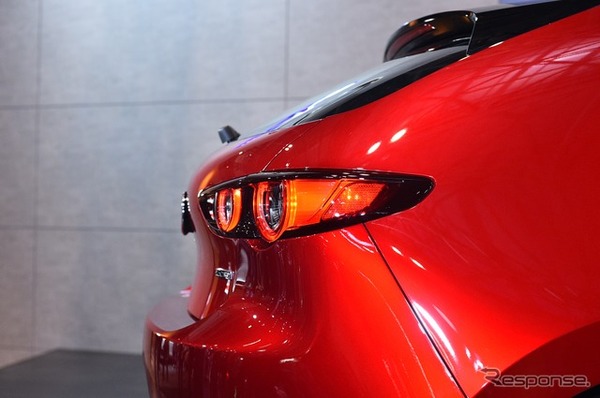 マツダ 3  ハッチバック 新型（東京オートサロン2019）
