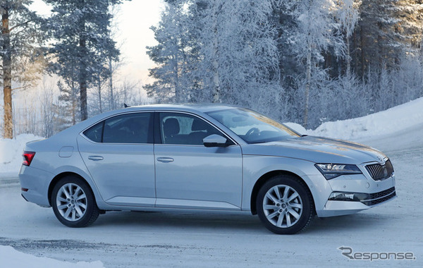 シュコダ スペルブ 改良新型 スクープ写真