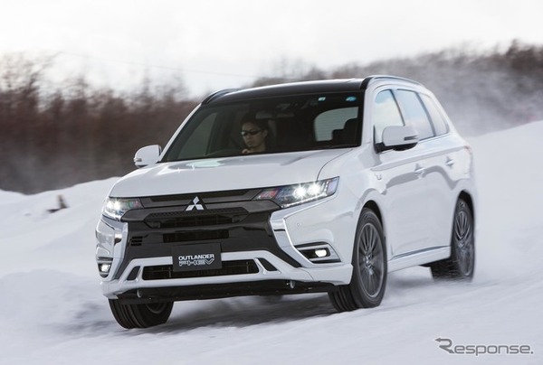 三菱 アウトランダーPHEV（三菱雪上試乗会）