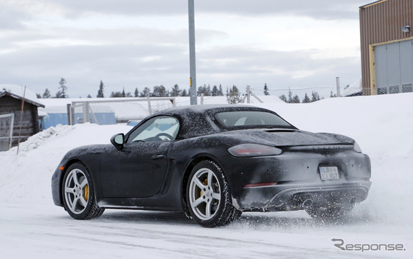 ポルシェ 718ボクスター 6気筒モデル スクープ写真