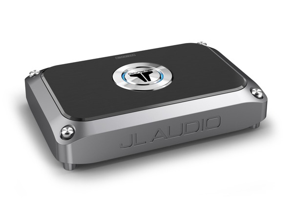 パワーアンプ内蔵型DSPの一例（JLオーディオ・VX600/6i）。