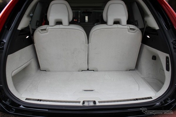 ボルボ XC90 D5 AWD INSCRIPTION