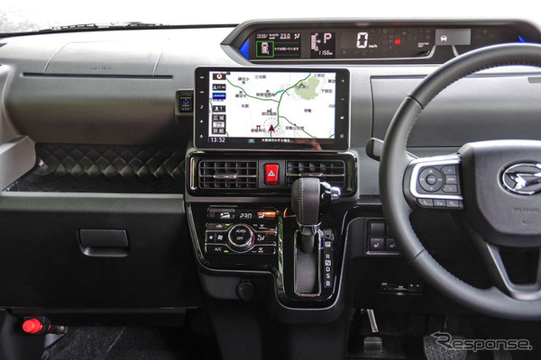 ダイハツ タントカスタム（RS）新型