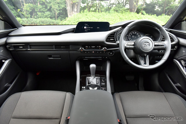 マツダ3新型 ファストバック（2.0 SKYACTIV-G）