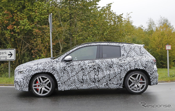 メルセデス AMG GLA45 開発車両 スクープ写真