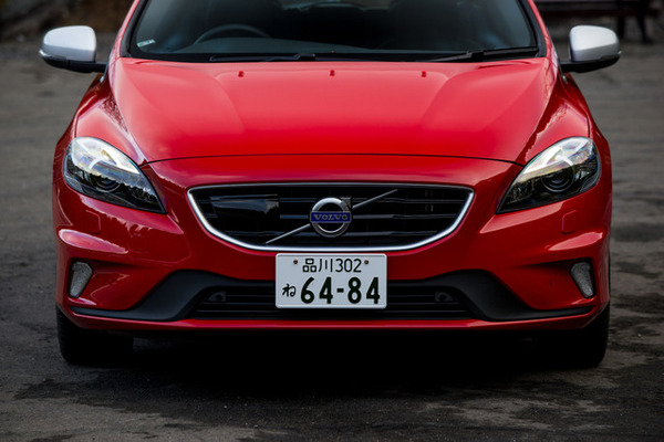 ボルボ V40 D4 Rデザイン