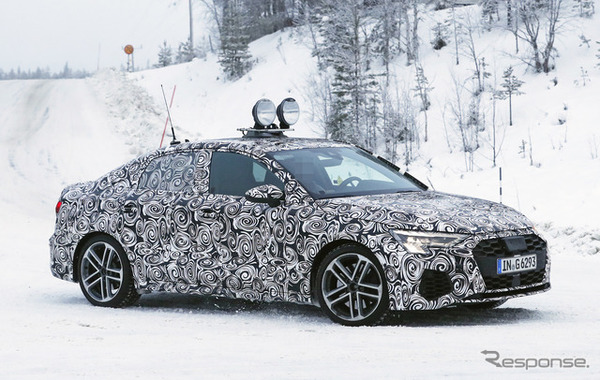 アウディ S3セダン 次期型プロトタイプ　スクープ写真