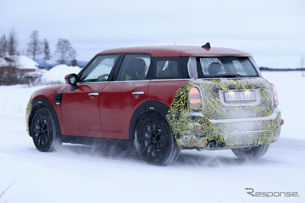 MINI クロスオーバー 改良新型プロトタイプ　スクープ写真