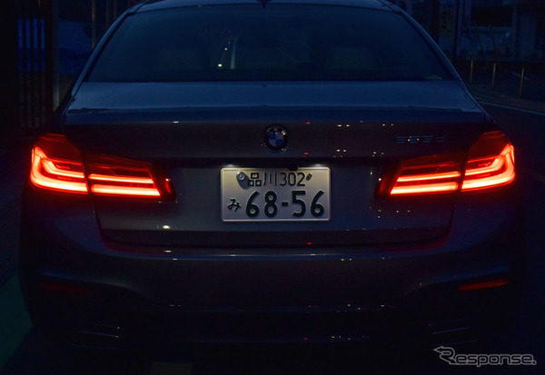 BMW 523d M Sportのテールランプ。
