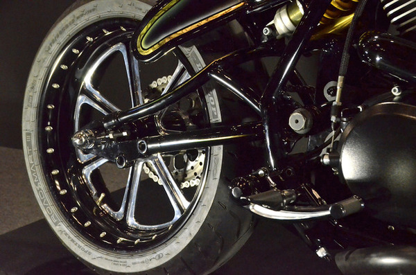 デュアスカラスサイクルス STREET750