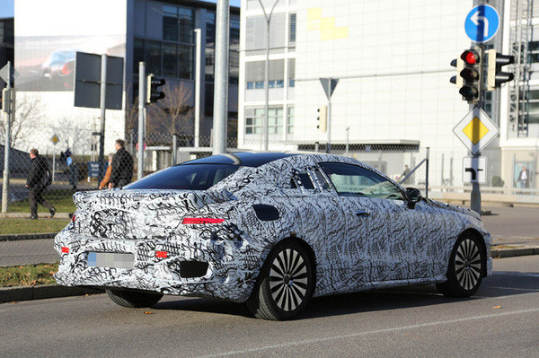 メルセデスベンツEクラス クーペ スクープ写真