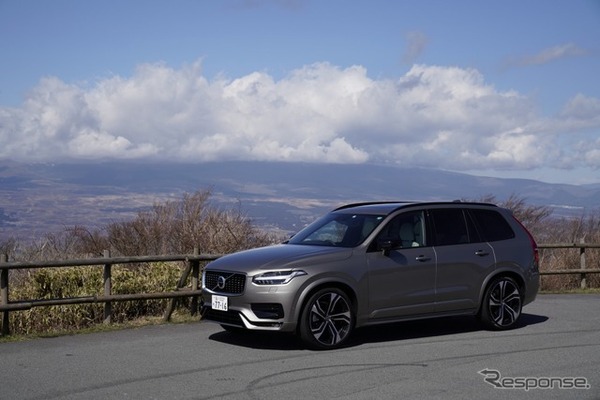 ボルボXC90 D5 AWD Rデザイン