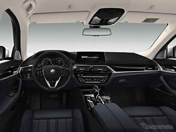 現行BMW 5シリーズ・セダンのPHV、530eセダン（参考画像）