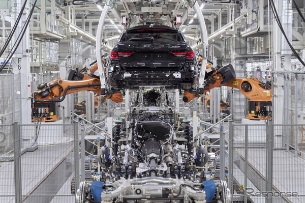 BMWのドイツ・ディンゴルフィンク工場で生産が開始された5シリーズ改良新型