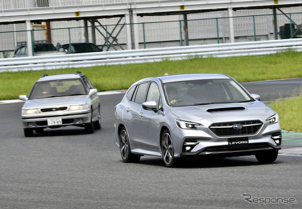 スバル レヴォーグ 新型と初代レガシィ ツーリングワゴン