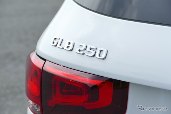 メルセデスベンツGLB 250 4MATIC Sports
