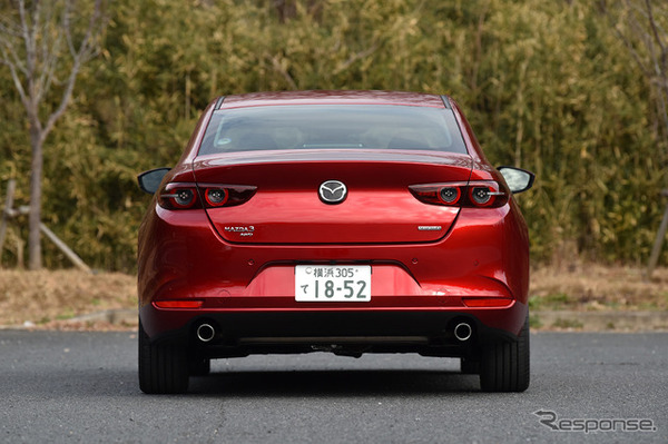 マツダ3 SKYACTIV-D 新型（セダン プロアクティブツーリングセレクション 6AT）