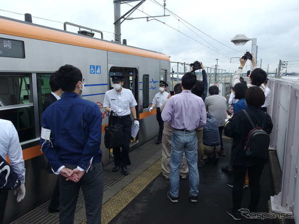 京成線ミステリーツアー：3100形車両が芝山鉄道に入線。