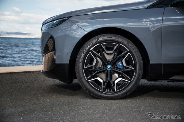 BMW iX の「xDrive50」