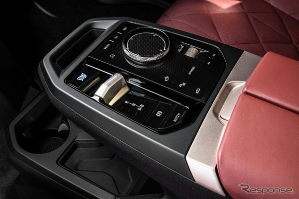 BMW iX の「xDrive50」