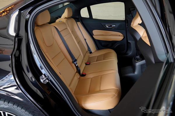 ボルボ S60 リチャージプラグインハイブリッド T6 AWD インスクリプション