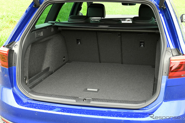 VW パサートヴァリアント 新型（TDI R-Line）