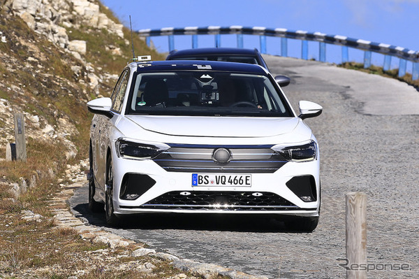 VW エアロB セダン（仮称）プロトタイプ（スクープ写真）