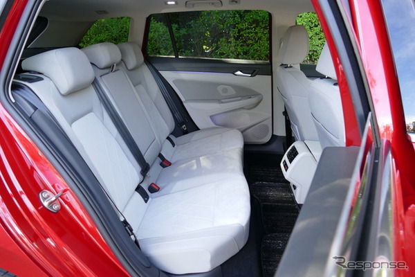 VW ゴルフヴァリアント eTSI Style