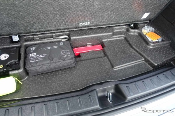 メルセデスベンツ EQA250