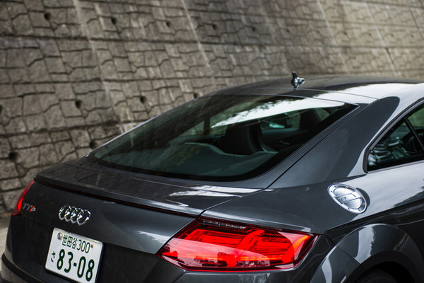 アウディ TTS クーペ 2.0 TFSI クワトロ