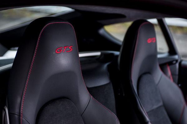 ポルシェ ケイマン GTS