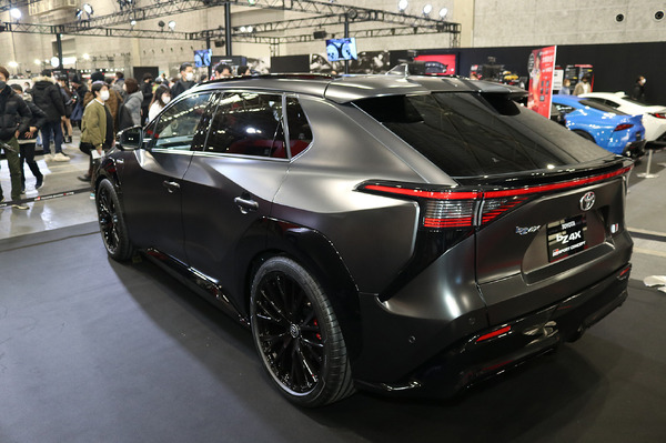 GRガレージ　TOYOTA bZ4X GRスポーツコンセプト