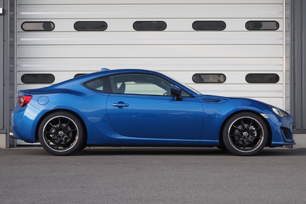 RX1装着例・SUBARU BRZ（ZC6）（Ft: -30mm / Rr: -25mm）