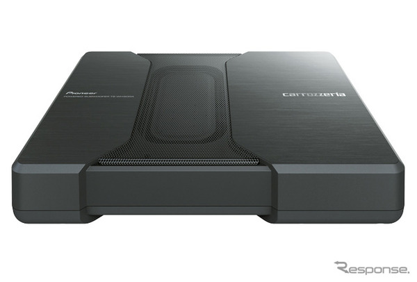 「小型・薄型のパワードサブウーファー」の一例（カロッツェリア・TS-WH500A）。