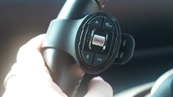 スマホをワイヤレス接続してCarPlay、AndroidAutoが利用できる車載用ヘッドアップディスプレイ「HUD-2023」が新登場