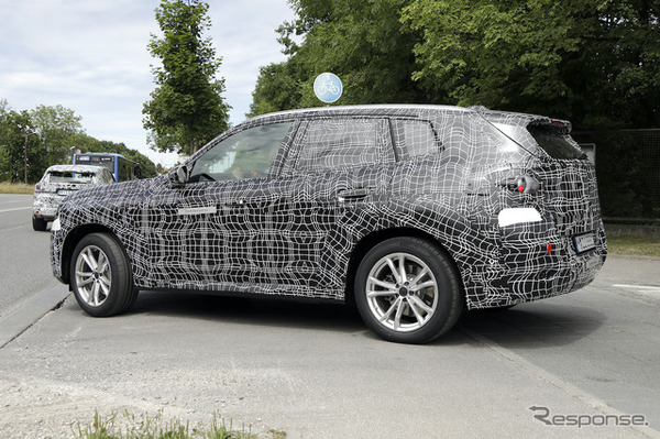 BMW X3 次期型に追加されるPHEV（スクープ写真）