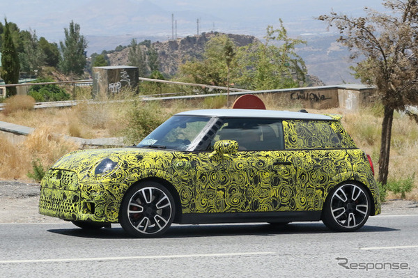 MINI JCW 改良新型プロトタイプ（スクープ写真）