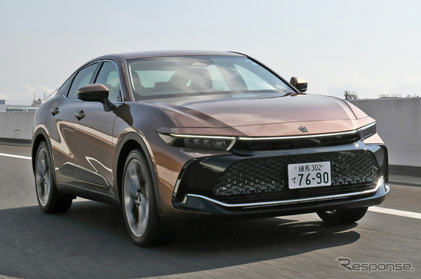 トヨタ クラウン クロスオーバー G アドバンスト レザーパッケージ（21インチタイヤ装着）