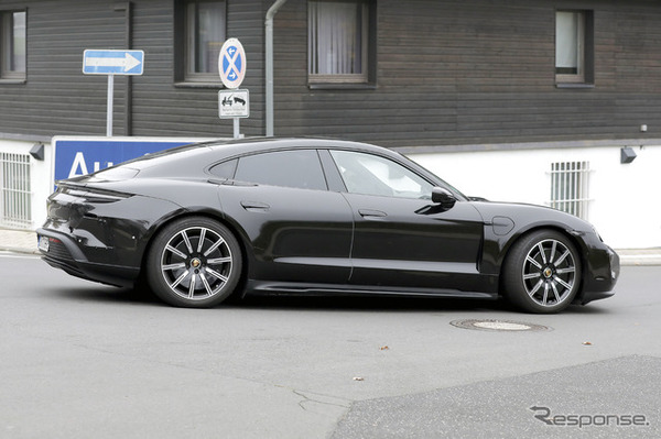 ポルシェ タイカン 改良新型プロトタイプ（スクープ写真）