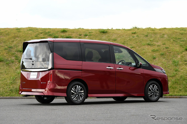 日産 セレナ 新型（e-POWER LUXION）