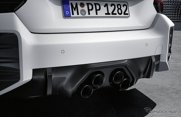 BMW M2 新型の「Mパフォーマンスパーツ」装着車