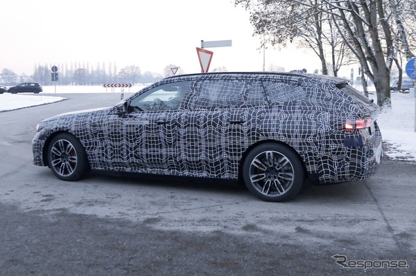 BMW i5 ツーリング プロトタイプ（スクープ写真）