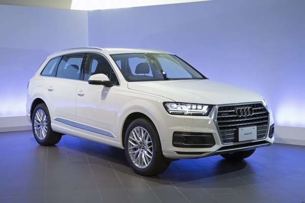アウディ Q7