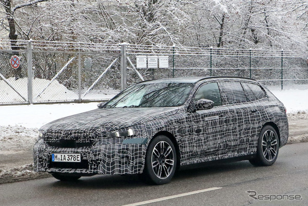 BMW i5ツーリング プロトタイプ（スクープ写真）