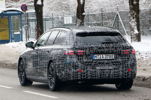 BMW i5ツーリング プロトタイプ（スクープ写真）